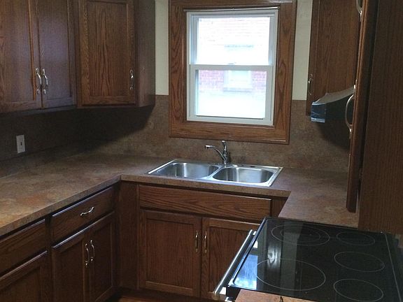 4th image of 1494 Front St APT 2