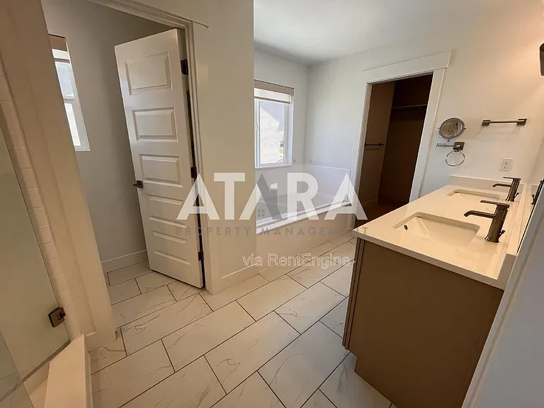 909 Sagehill Dr — Photo 34