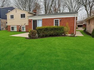 14651 Fairway St, Livonia, MI 48154