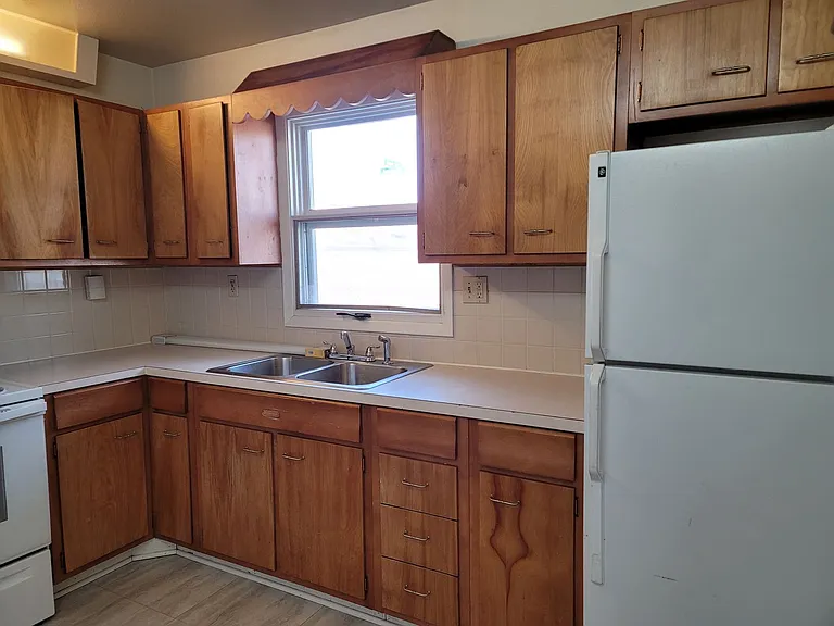 1889 Cherry Ct — Photo 5