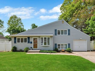 10 Georgetown Place, Smithtown, NY, 11787