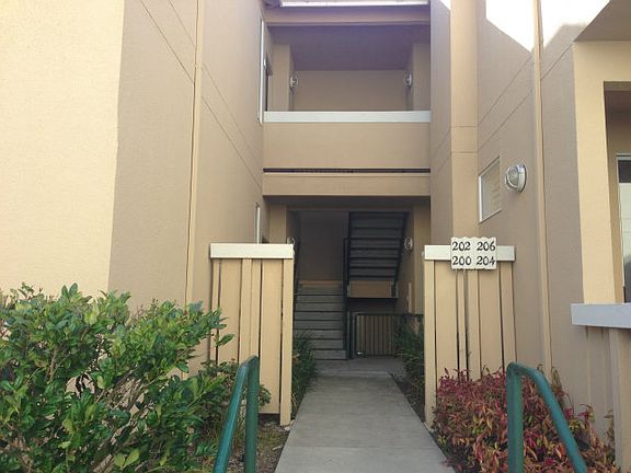 5th image of 206 Everson Dr