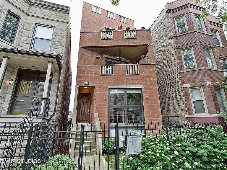 2429 W Cortez St #3 — Photo 1
