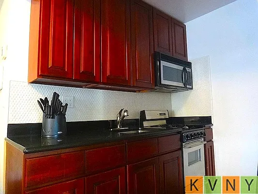 Rented by KVNY Soho | media 21