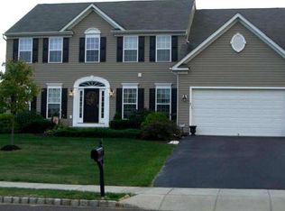 7 Bayberry Ln, Pottstown, PA 19465