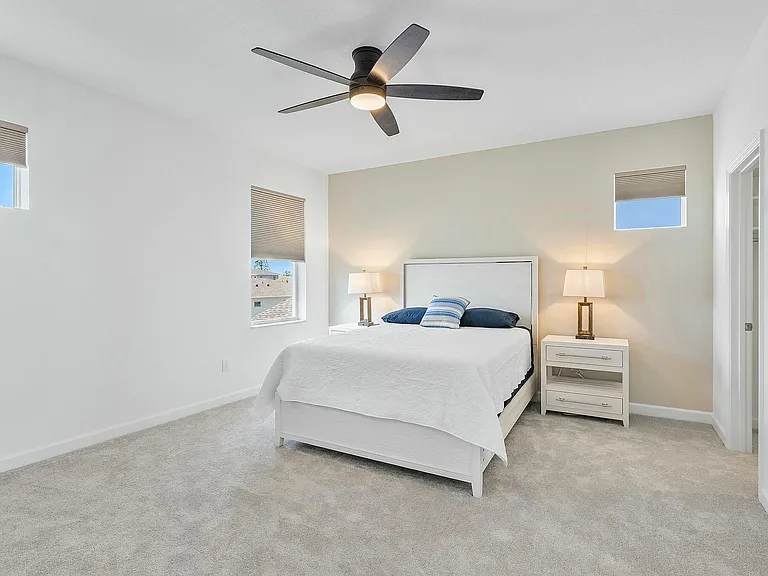 13404 Brotherhood Way — Photo 20