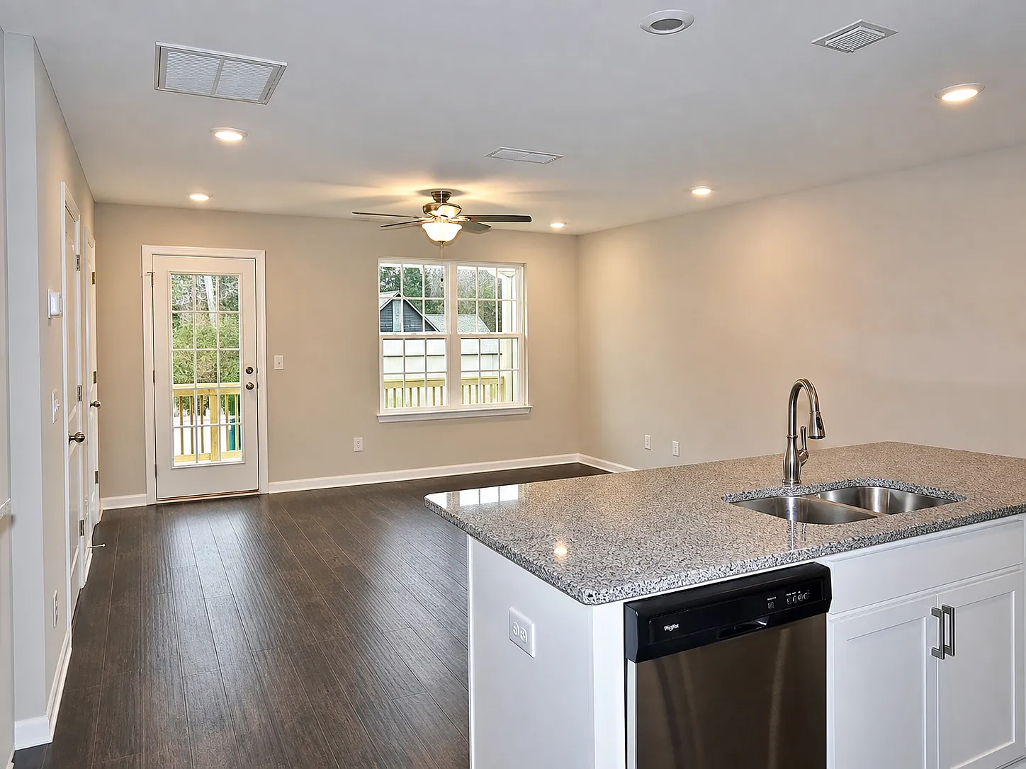 2 bed, 2.5 bath, 1061 sqft, $1,745 — Photo 2