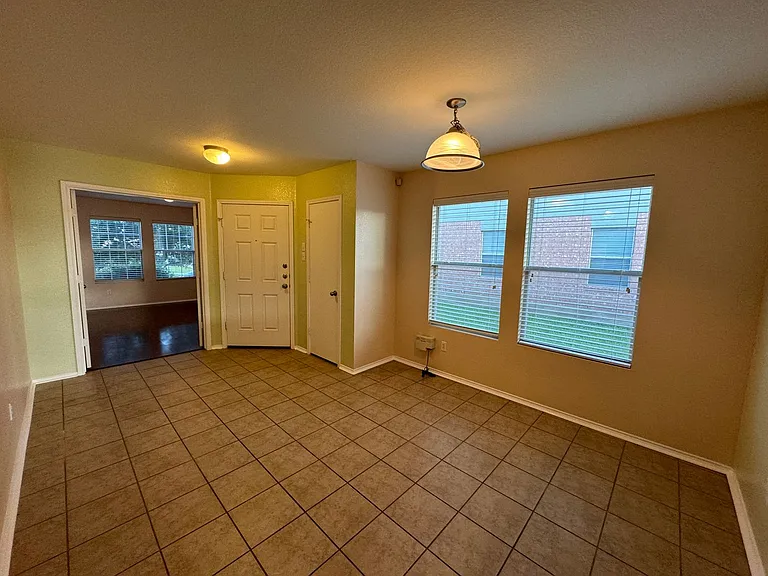 5704 Capricorn Loop — Photo 5