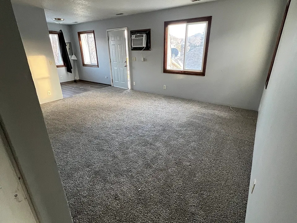 133 Benton St #1/2
