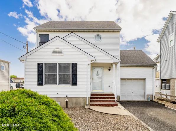 5 Sycamore Lane, Toms River, NJ 08753