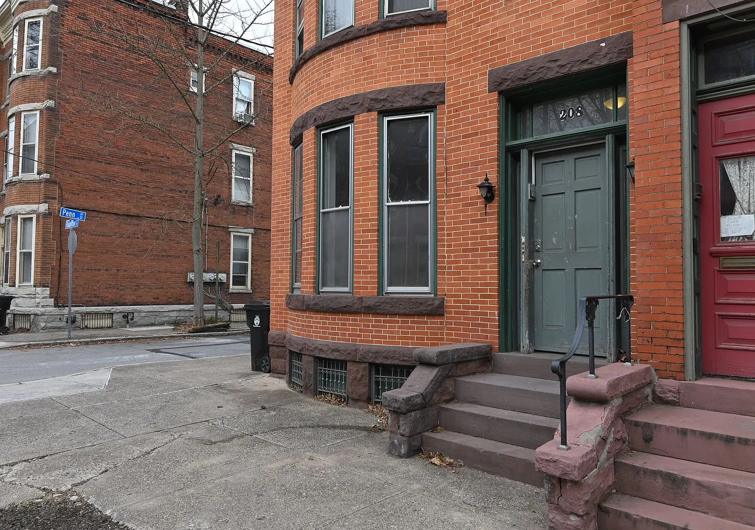 208 Hamilton St — Photo 2
