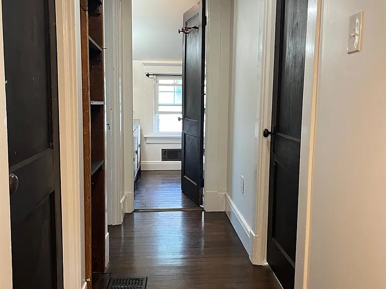 272 Lake Ave — Photo 8