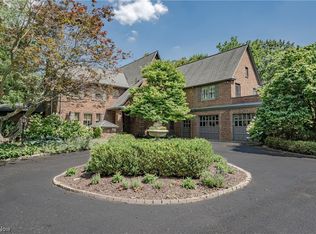 2056 Ridgewood Rd, Akron, OH 44313