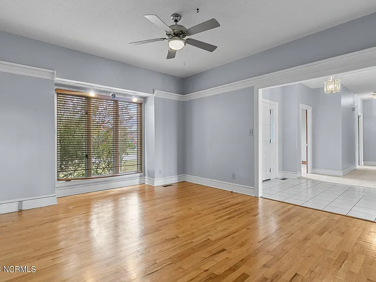 867 Castleberry Ct — Photo 23
