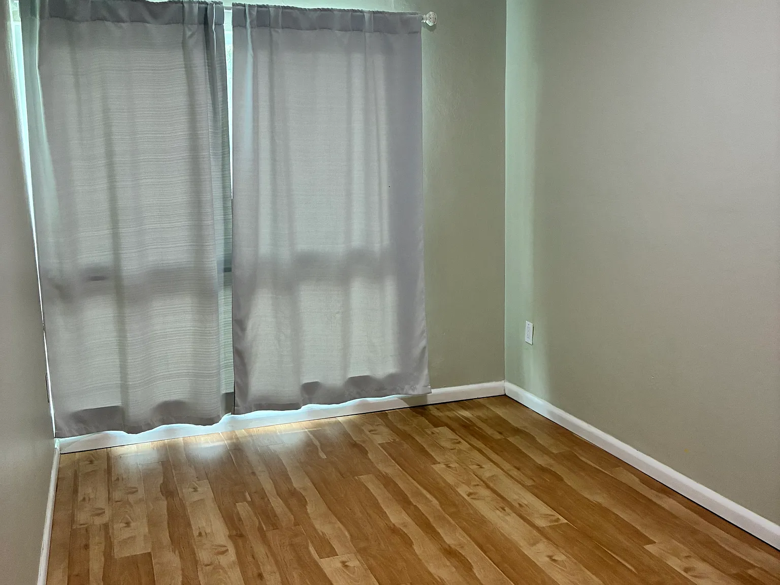 3 bed, 1400 sqft, $2,900 — Photo 2