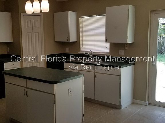 3rd image of 4040 Iveyglen Ave