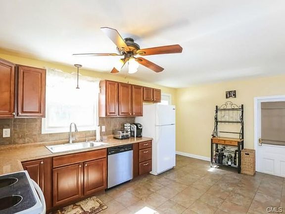 Another view of the sunny kitchen