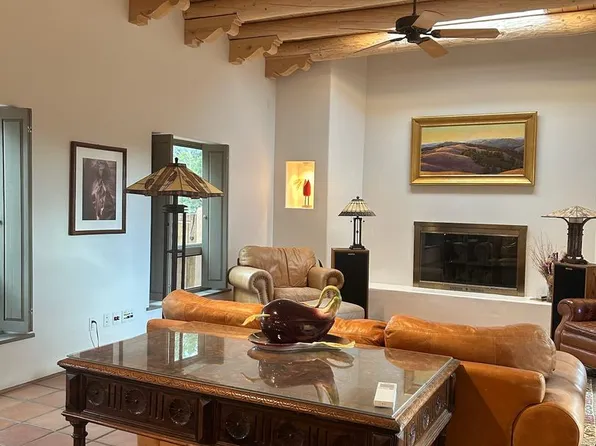 46 Camino Espejo, Santa Fe, NM 87507