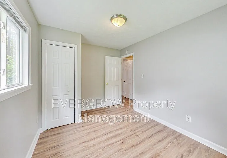 3962 Strathmore Dr — Photo 21