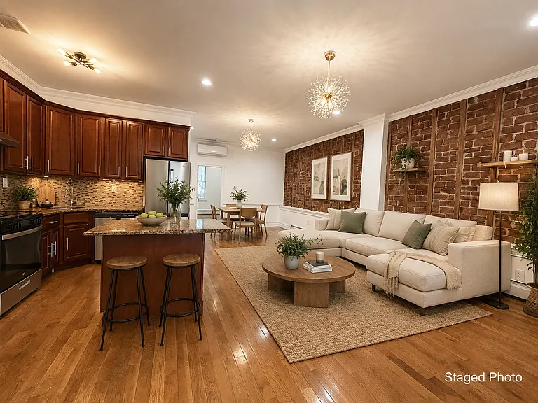1079 Halsey St #1 — Photo 2