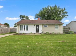 16 Carol Ln, Grand Island, NY 14072