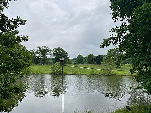 3rd image of 200 Whippoorwill Ln #5