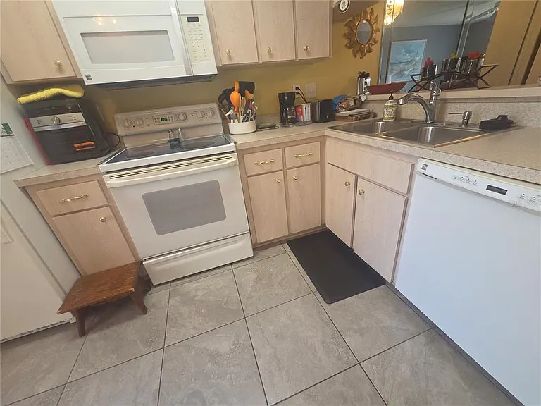 6433 Tina Dr #11 — Photo 9