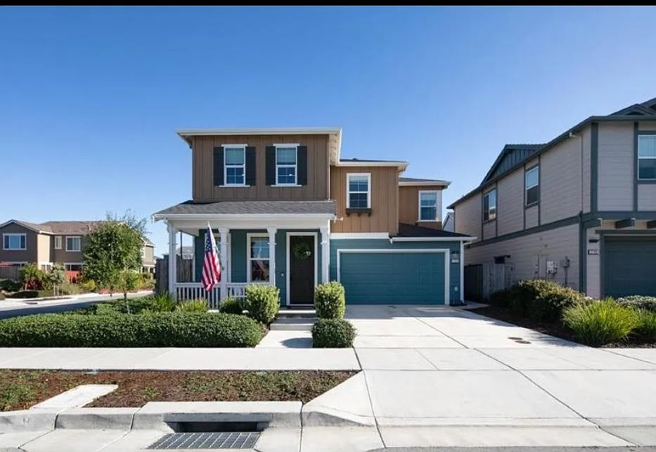 2762 Sea Glass Ave