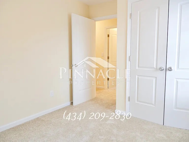 2313 Acorn St #B — Photo 8