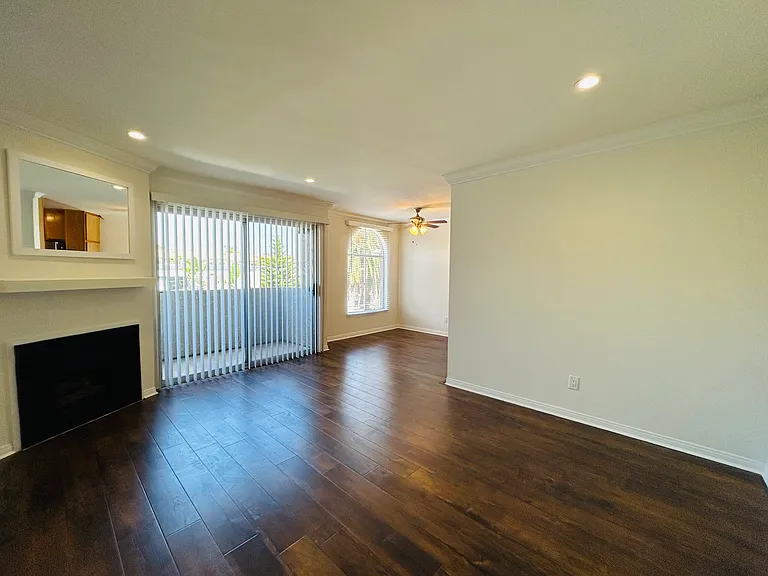 10520 National Blvd — Photo 11