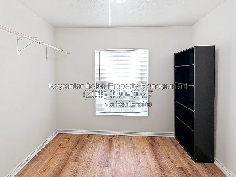 103 N Dewey Ave — Photo 4