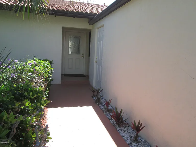 3261 Beach View Way — Photo 3