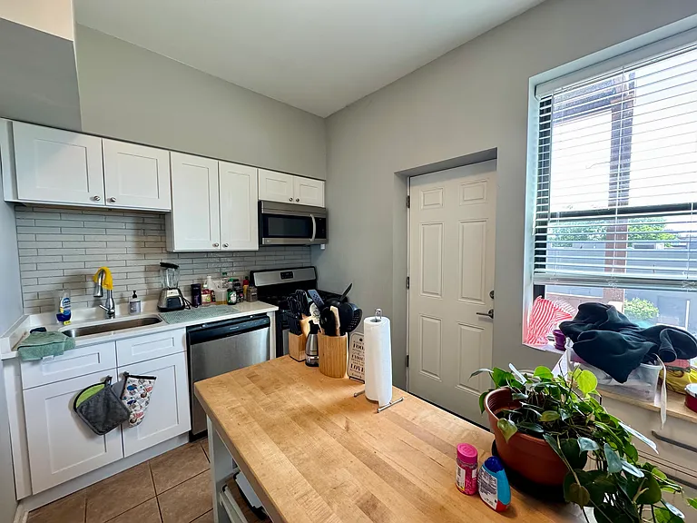 1553 W Olive Ave #2W — Photo 7