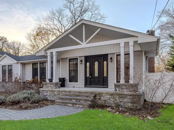 60 Mount Sinai Avenue, Mount Sinai, NY 11766