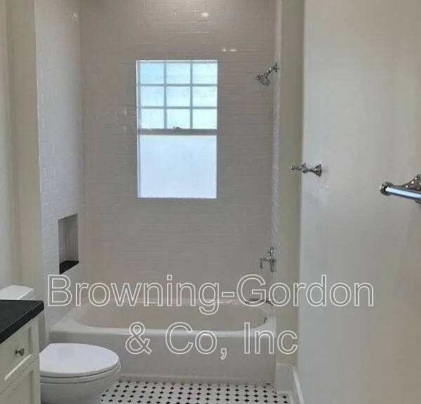 1005 W Eastland Ave — Photo 21