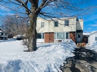 932 Borland Dr, Ottawa, ON K1E 1X6
