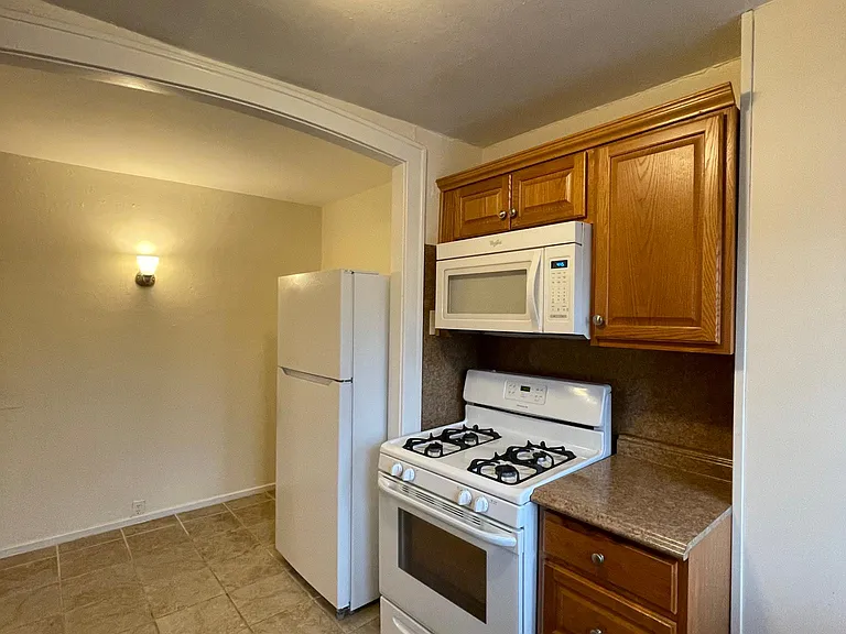 1170 Kenmore Ave #4 — Photo 19
