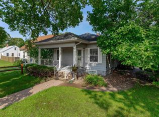 5215 10th Ave, Moline, IL 61265