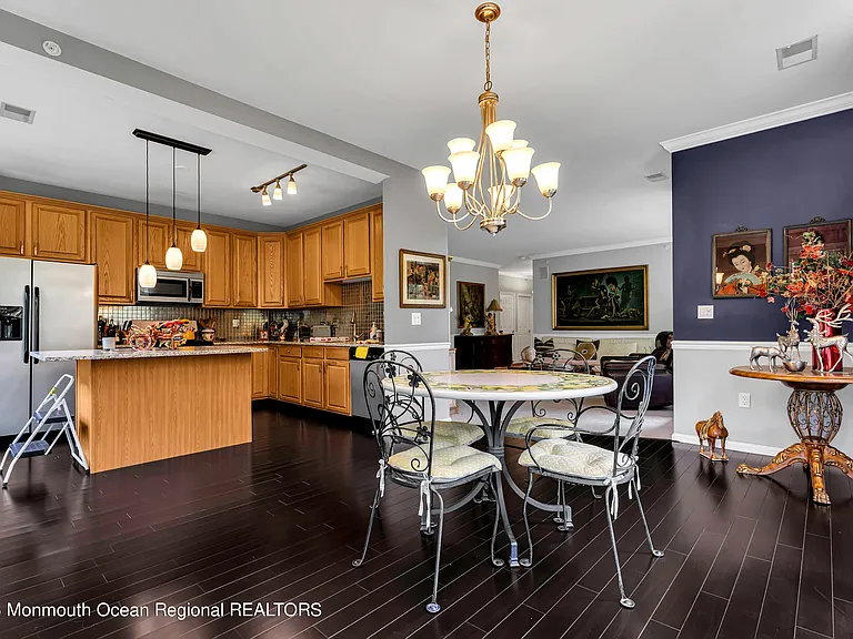 536 Saint Andrews Pl — Photo 10