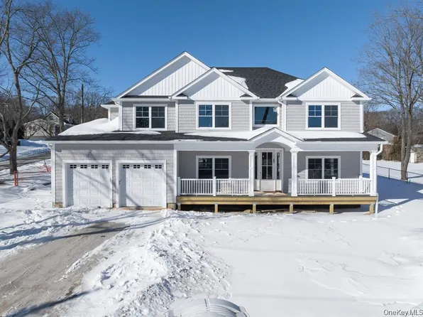 49 Valentine, Elwood, NY 11743