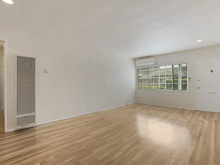 5534 1/2 Kester Ave #5534-1/2 — Photo 6