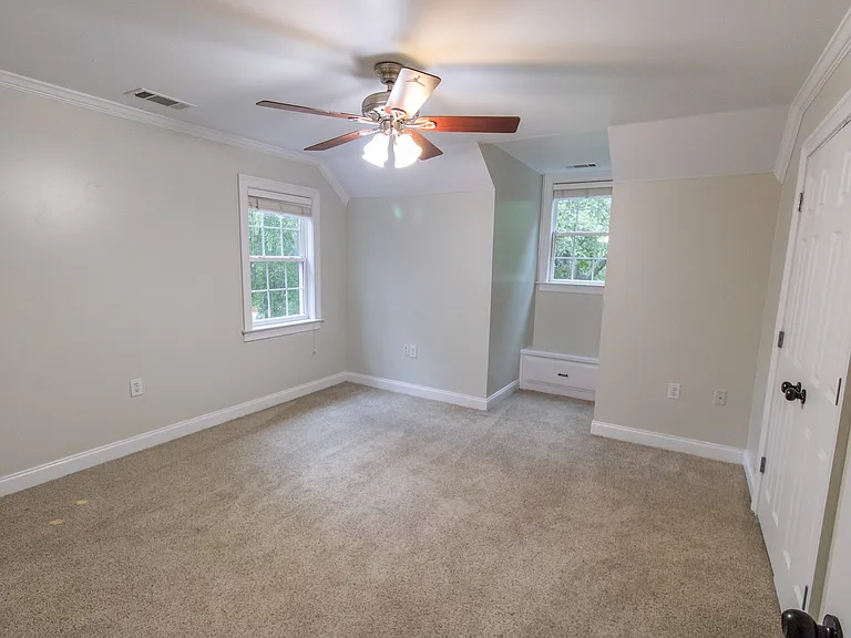 906 Monarch Cir — Photo 38
