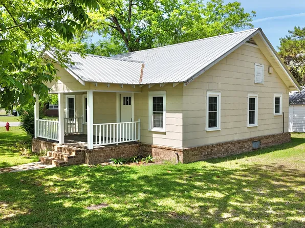 614 S Tillman St, Glennville, GA 30427