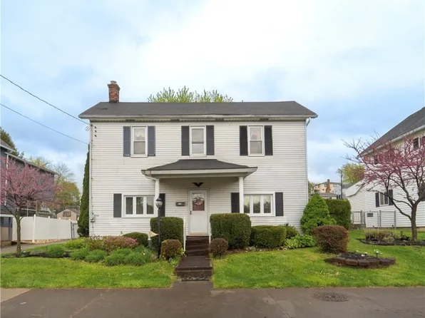 135 Bridgeport St, Mount Pleasant, PA 15666