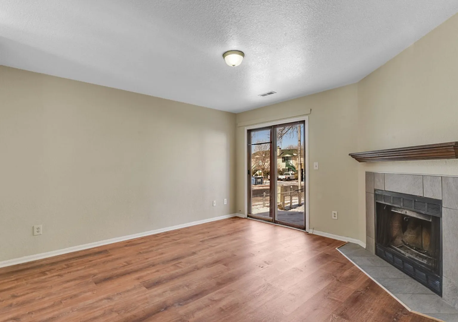 2BD/1BA in Park Hill Neighborhood! — Photo 2