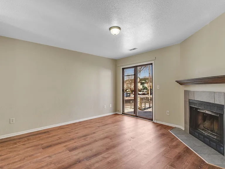 1168 Mazatlan Cir #D — Photo 2