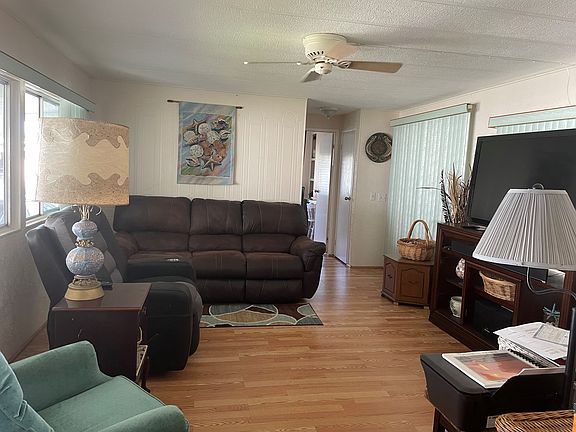 5th image of 44 Pelican Dr