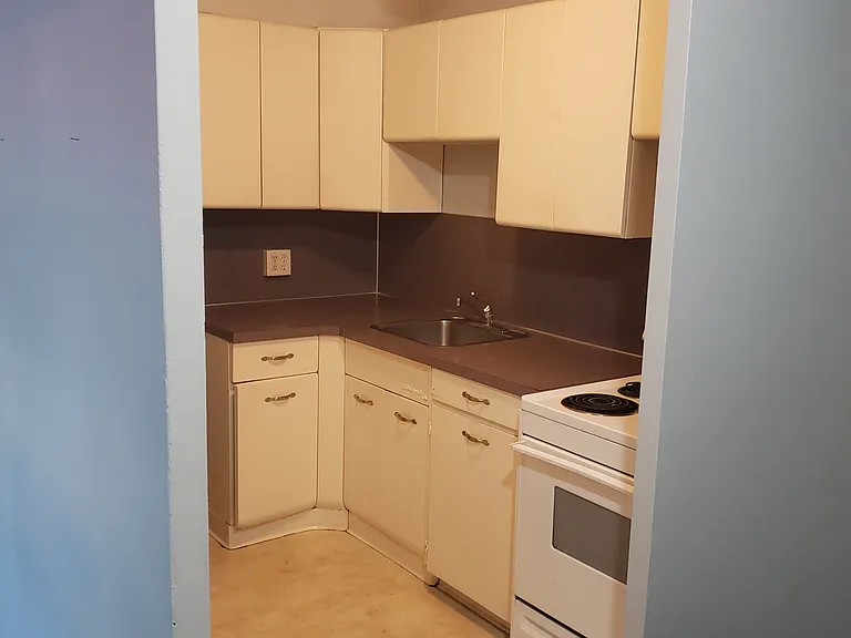 301 Fountain St NE typical one bedroom
