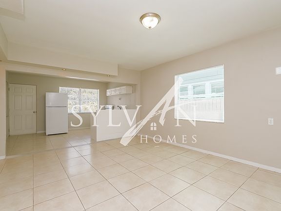 016-photo-living-room-11500349_08042022