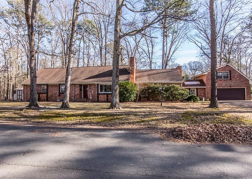 1st image of 304 Woodland Dr